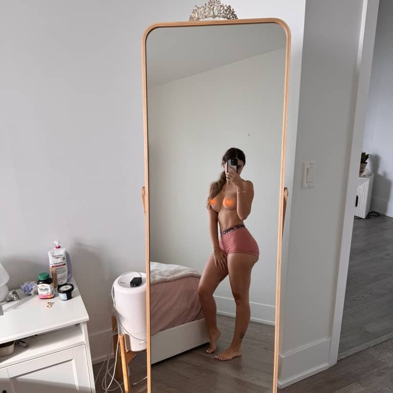 Well-presented feminine profile that makes you want to look closer