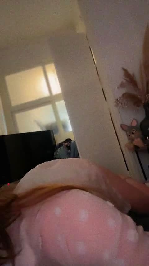 Melodie travesti Video Background