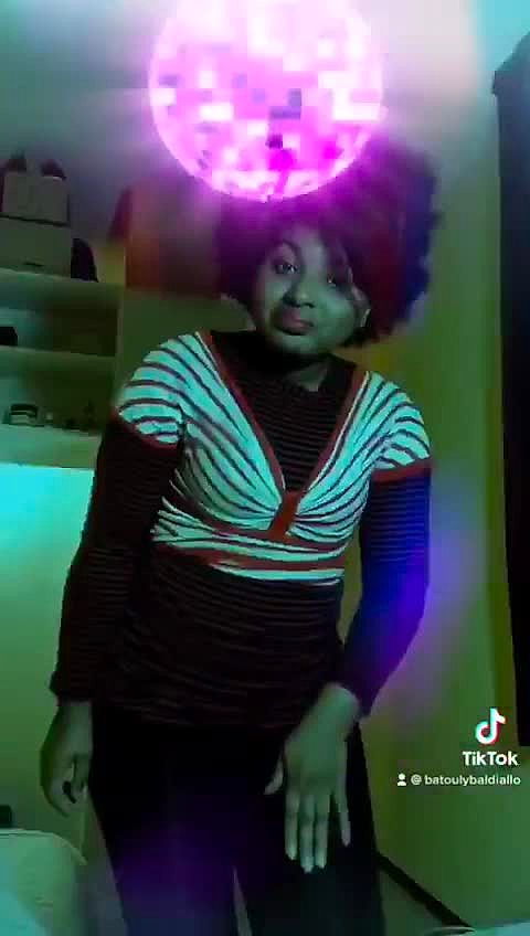 RonDouDou Video Background