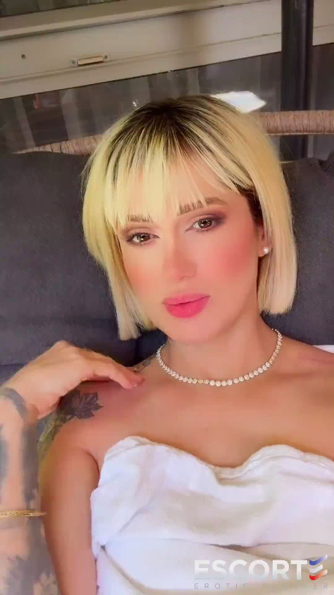 Naty Vidéo Arrière-plan
