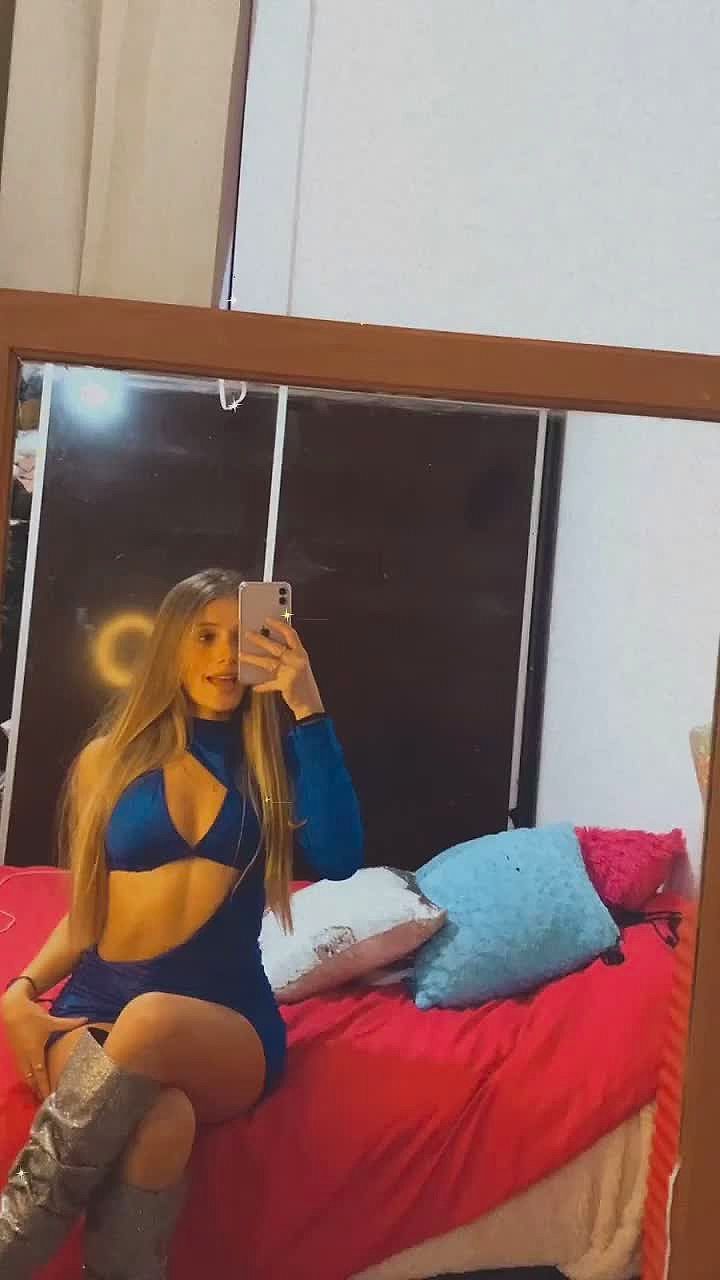 IZIDORA Video Background