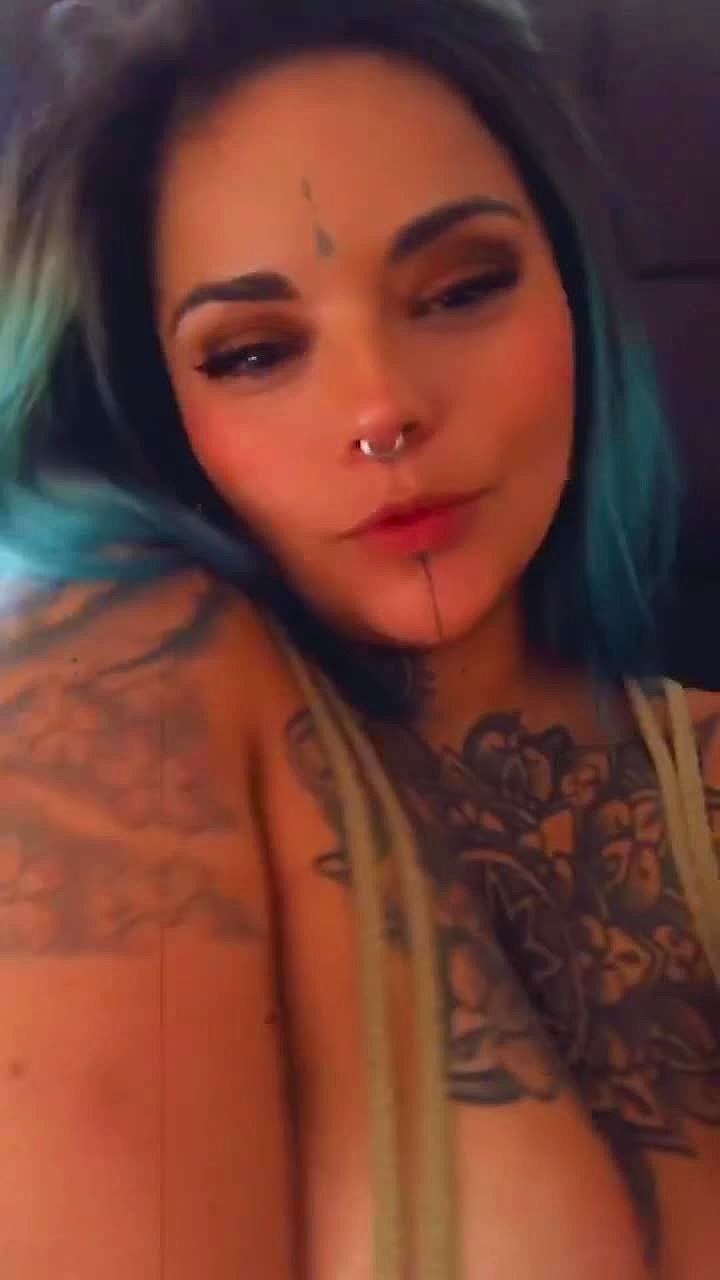 Fesuicidegirl Video Background