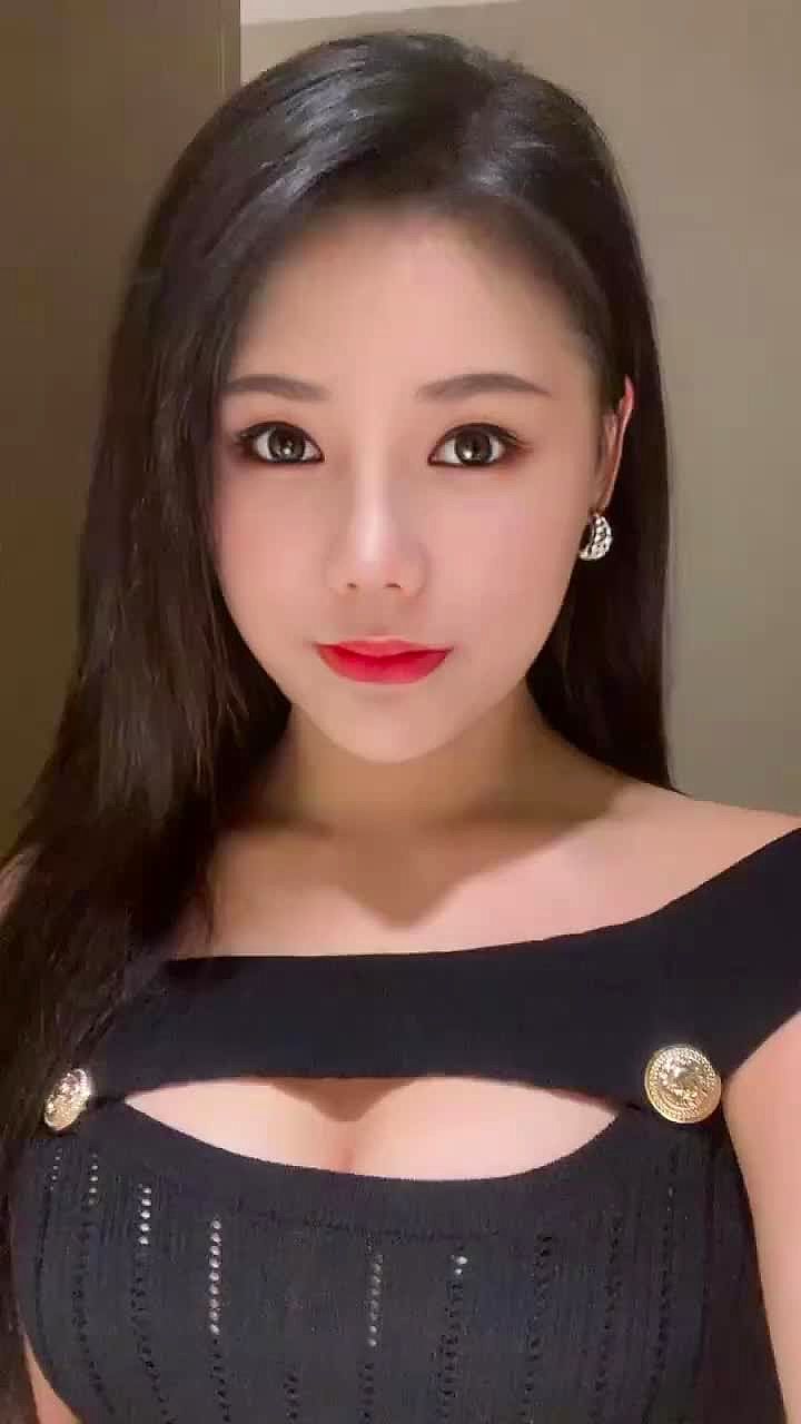 monana Video Background