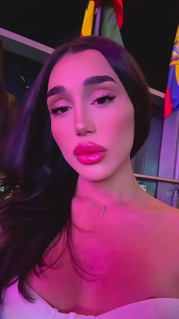 Courtney Video Background