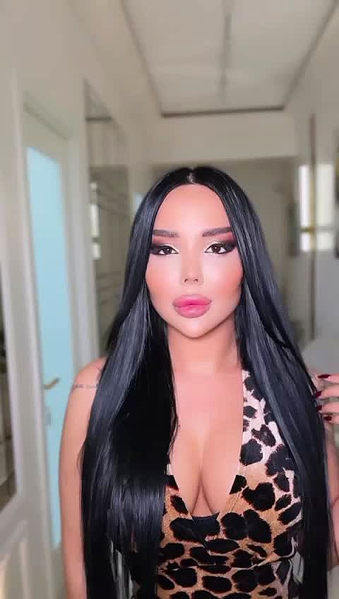 Lelia Video Background