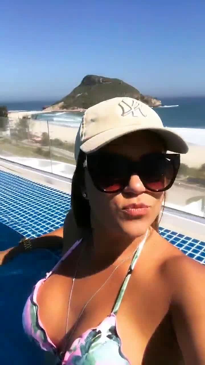 Julie Video Background