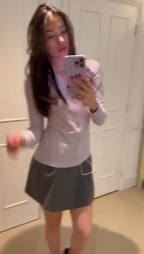 Lilia Video Background