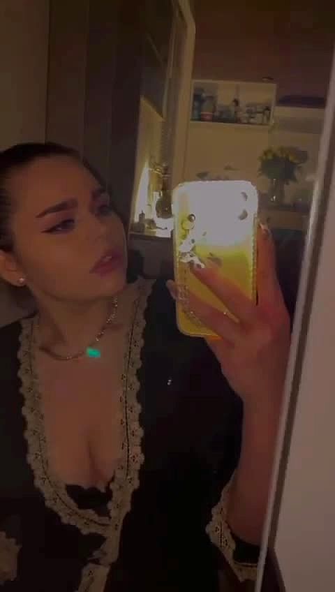 Sandra Video Background