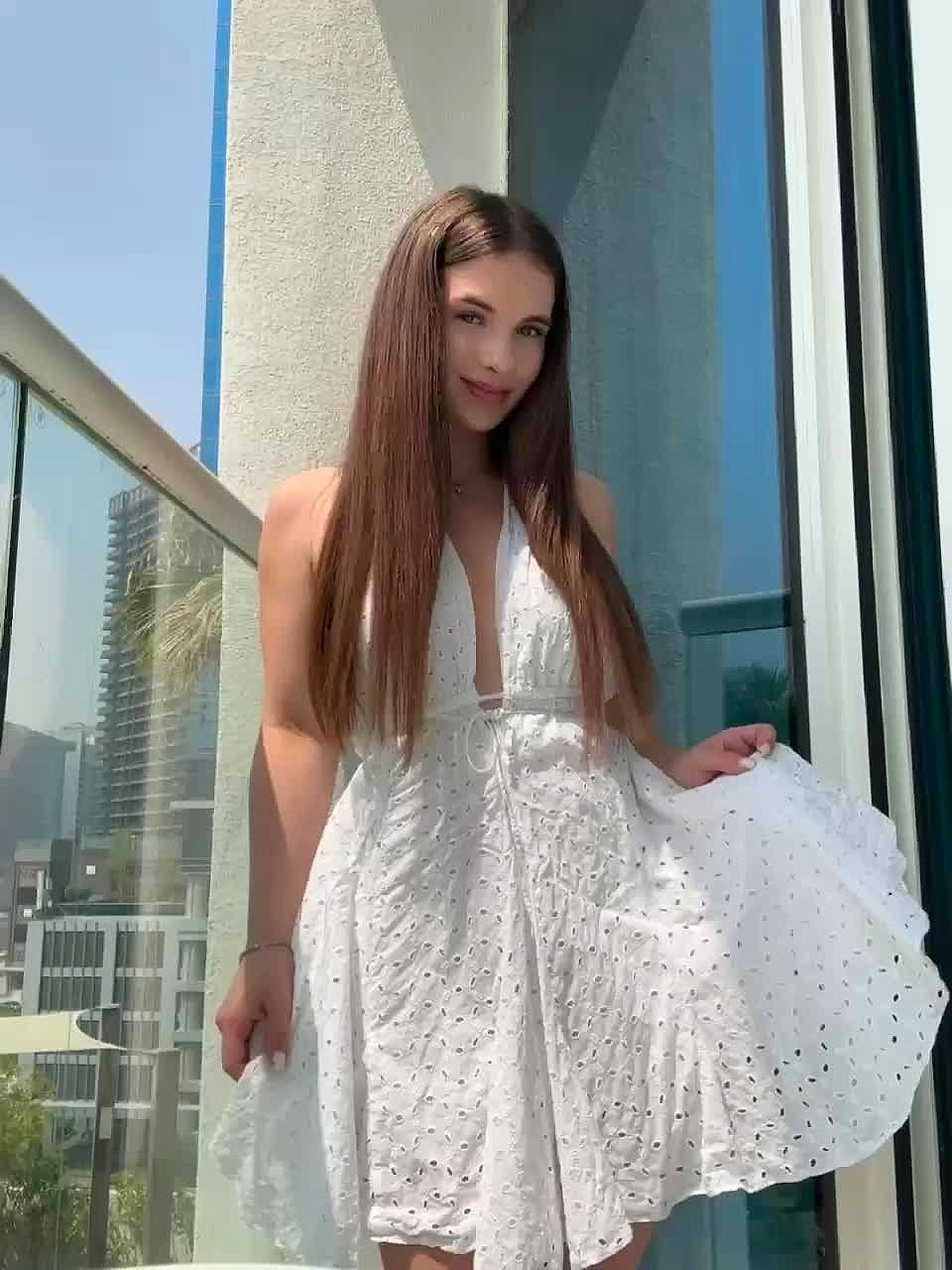 Louise Video Background