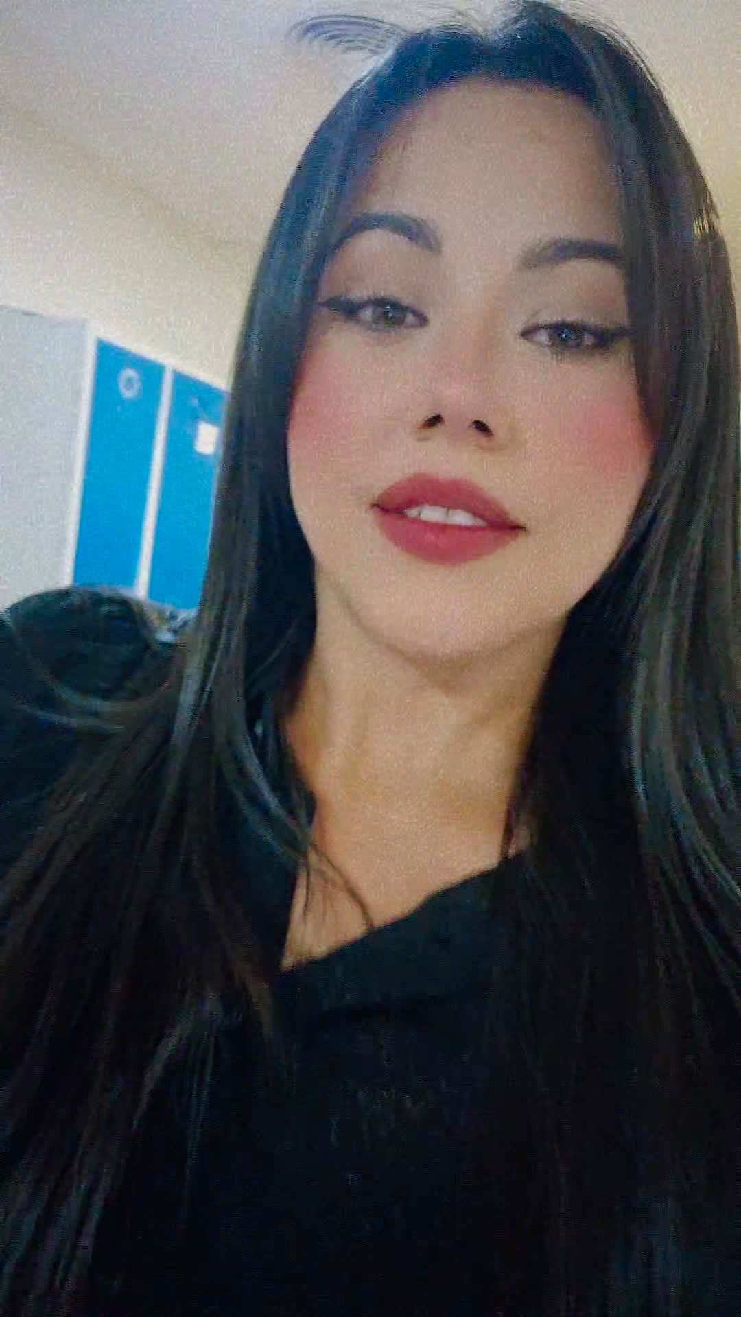 Mia Video Background