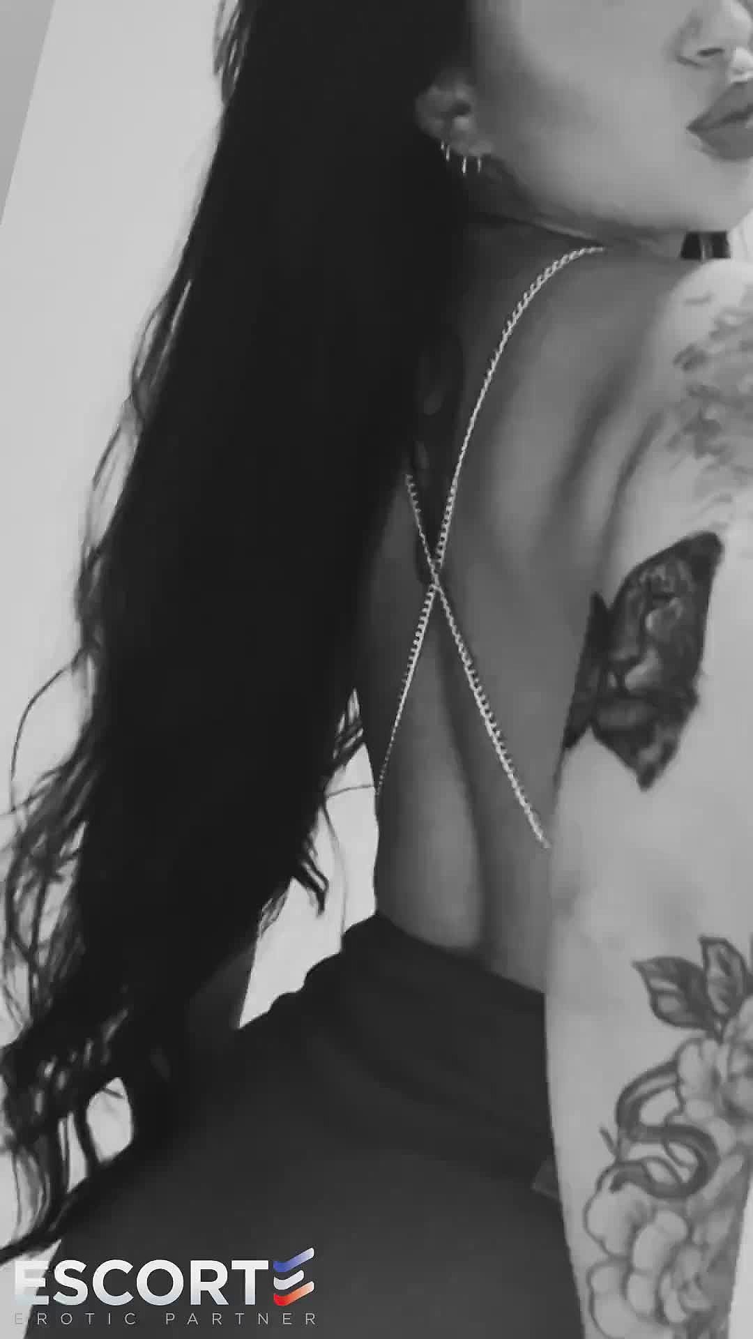 Danna Video Background