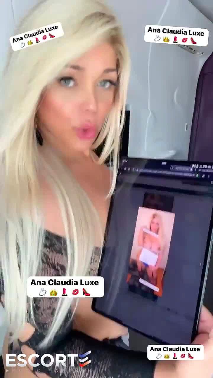 Ana Claudia Luxe Video Background
