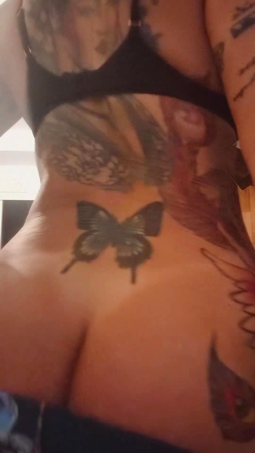 Giovanna Video Background