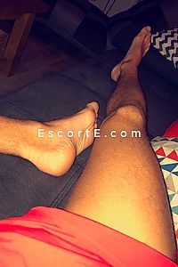 JeuneBiFun - Toulouse Boy Escorts