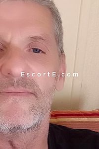 TONGUES - Escort Boy Nantes