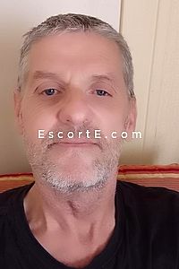 TONGUES - Escort Boy Nantes