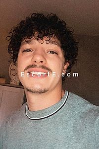 Dylan71 - Escort Boy Le Creusot