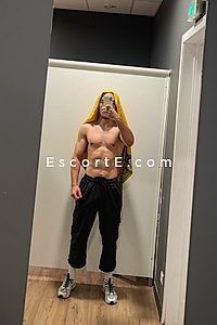 Suji - Roubaix Boy Escorts