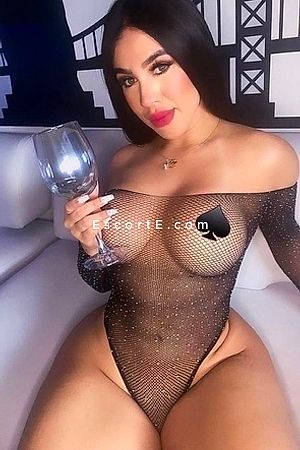 Camila - Lyon Escorts