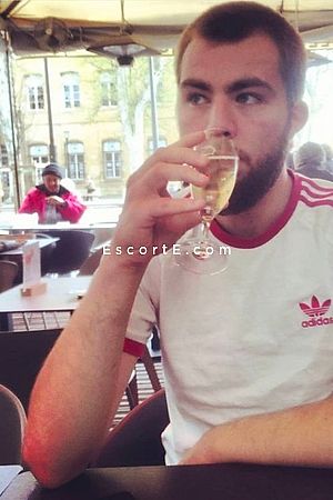 Clement - Escort Boy Aix-En-Provence