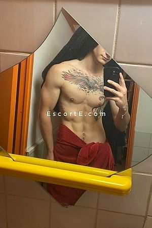 Jules disponible - Nimes Boy Escorts