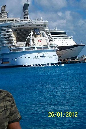 Karthik - Paris Boy Escorts