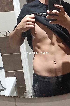 Lucas - Lyon Boy Escorts