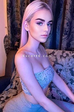 Avrora - Paris Escorts