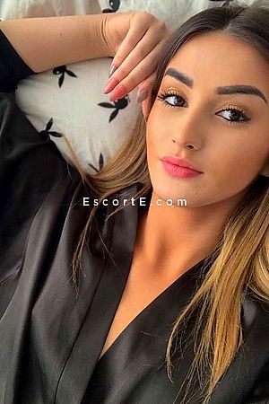 Vika - Escort Girl Paris