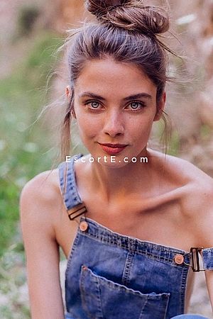 ANNECY - Paris Escorts