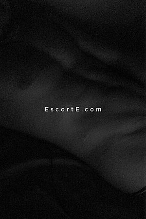 AntillaisYeuxVert - Béziers Boy Escorts