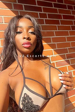 Mia - Escort Girl Monte Carlo