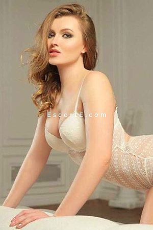 Aza - Paris Escorts