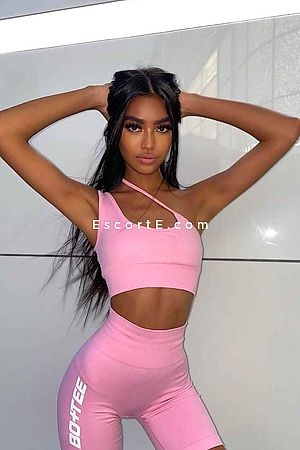 Dina - Escort Girl Paris