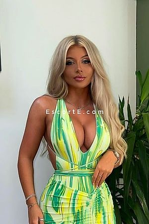 Yana - Escort Girl Paris