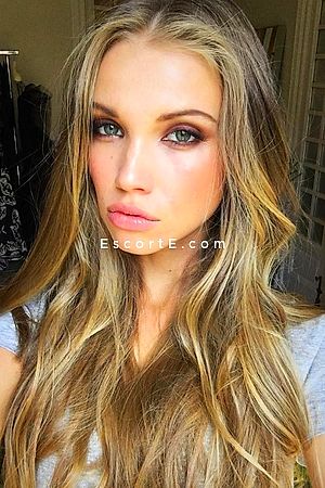 FIRMINA - Paris Escorts
