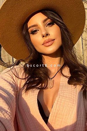 ALANIS - Paris Escorts