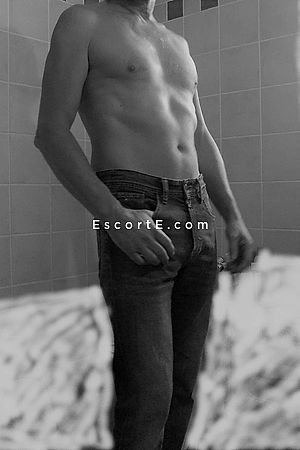 eric716901 - Lyon Boy Escorts