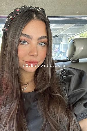 HILDI - Paris Escorts