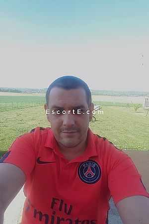 Nico77 - Marne la Vallée Boy Escorts