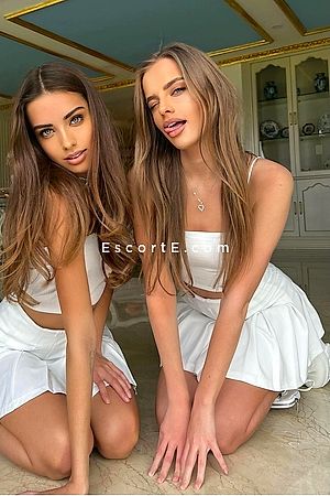 AVRIL and KENSA - Paris Escorts