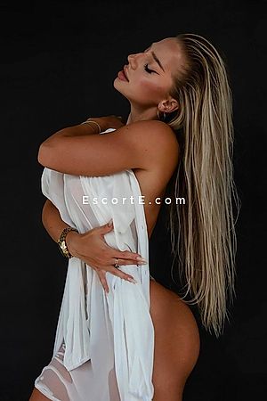 Eliza - Paris Escorts