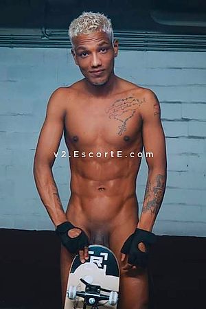 Wallace Johnnes - Lyon Boy Escorts