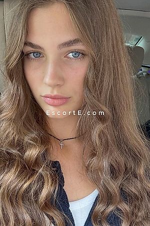 LILA - Paris Escorts