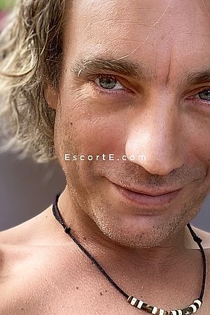 AngeParis - Versailles Boy Escorts