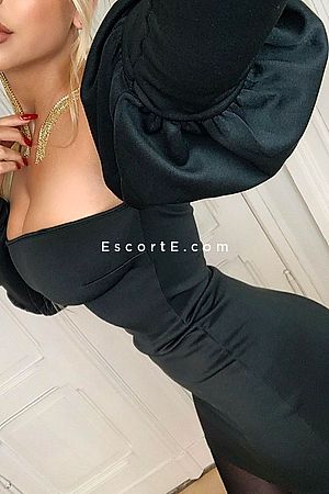 Eliza - Escort Girl Paris