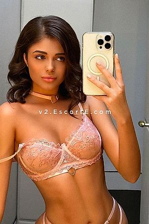 OSTAIN - Escort Girl Paris