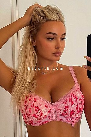 JUTTA - Paris Escorts