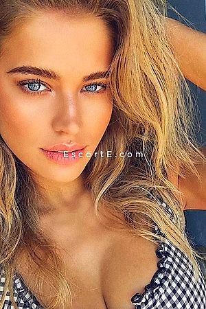 KIRUNA - Paris Escorts