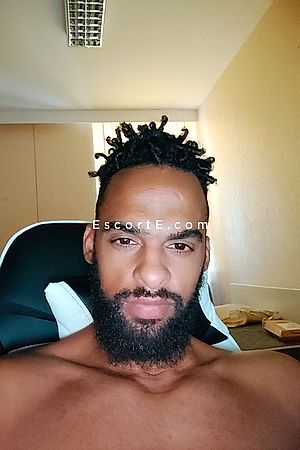 zola - Escort Boy Strasbourg